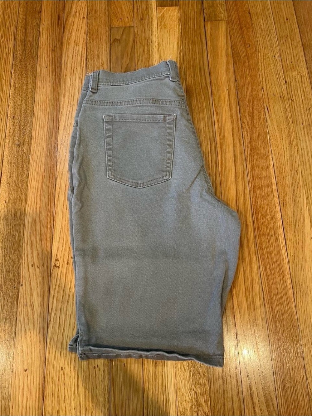 Gloria Vanderbilt Light Brown
Bermuda Shorts